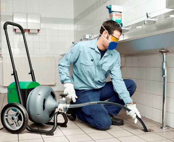 como-fazer-desentupidor-de-vaso-com-garrafa-pet